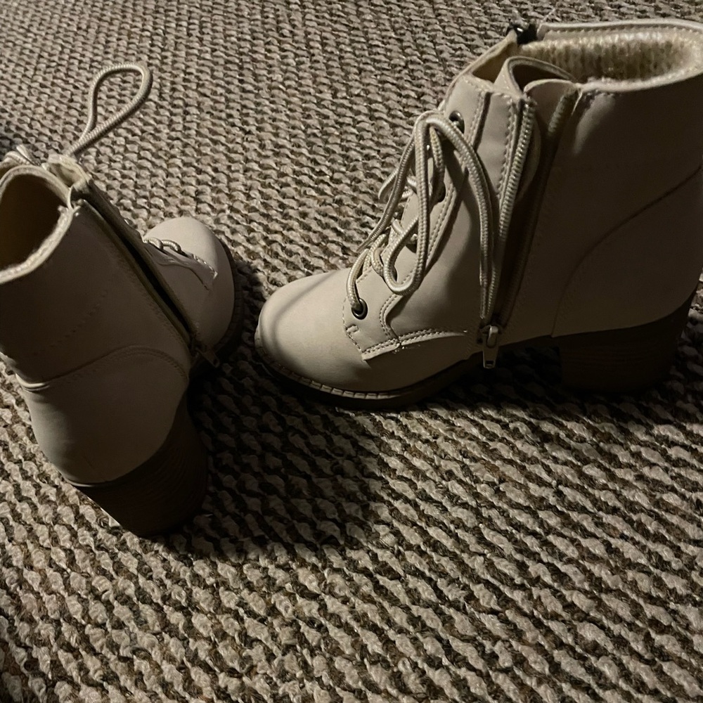 Girls boots - Picture 2 of 2
